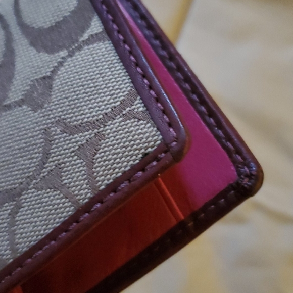 Coach bifold signature C slim wallet or checkbook - Picture 6 of 9